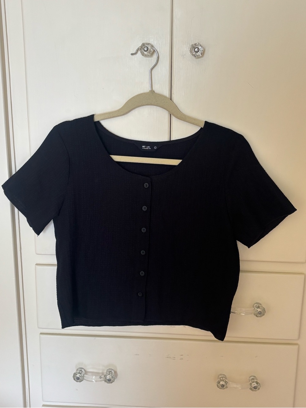 Black Button-Front Short Sleeve Top - Women's Basics - Picture 3 of 4